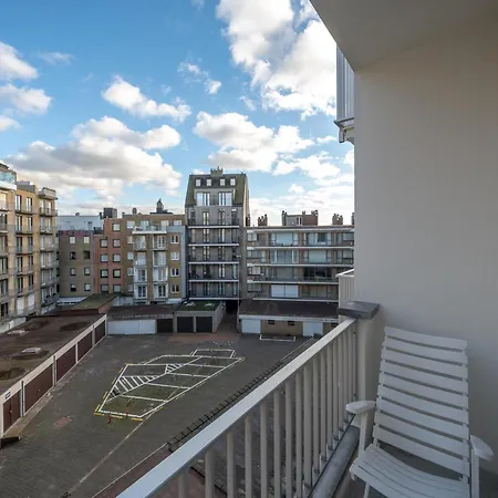 Beachside Break In * Knokke-Heist