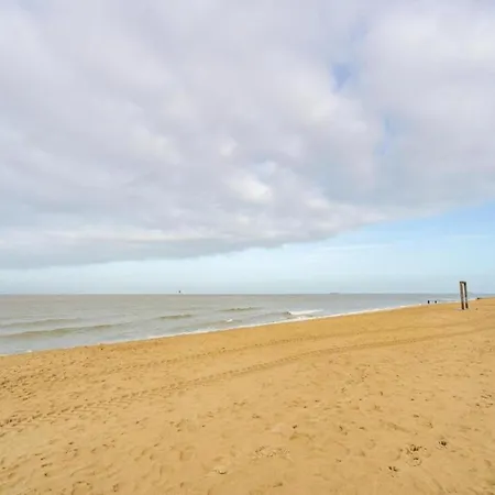 아파트 Beachside Break In