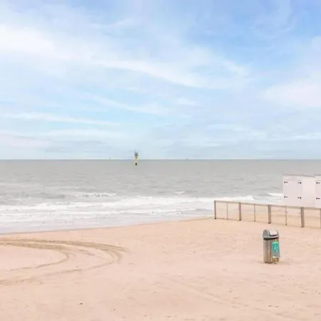 Beachside Break In Apartament