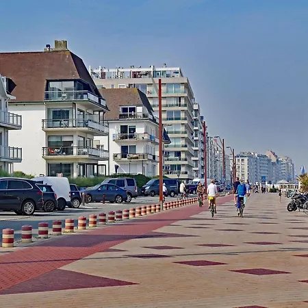 Beachside Break In * Knokke-Heist