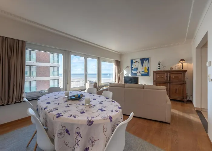 아파트 Beachside Break In *